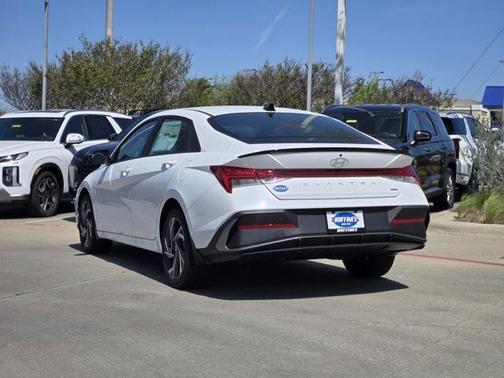 2025 Hyundai ELANTRA HEV SEL Sport
