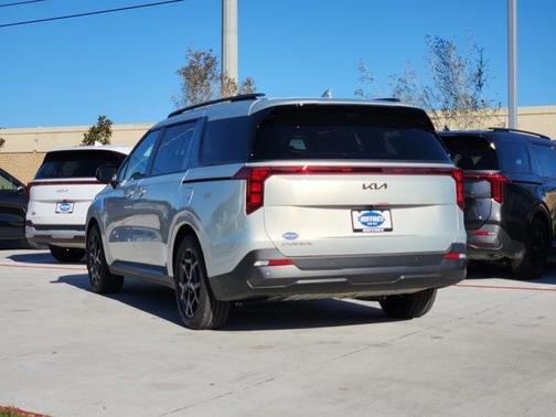 2026 Kia Carnival SX