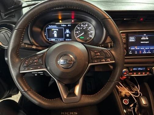 2020 Nissan Kicks SR
