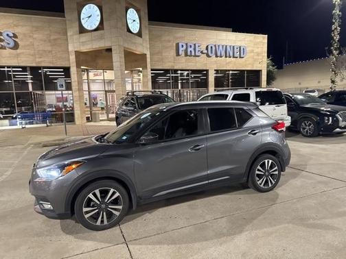 2020 Nissan Kicks SR