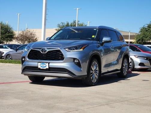 2023 Toyota Highlander Platinum