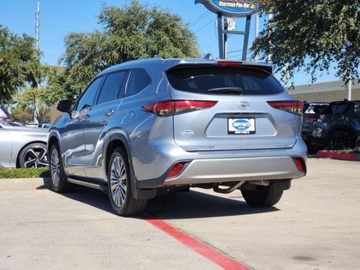 2023 Toyota Highlander Platinum
