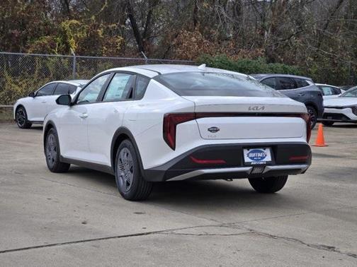 2025 Kia K4 LX