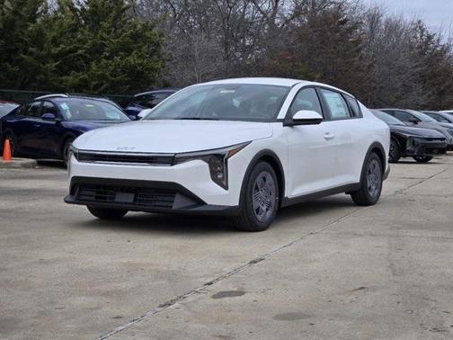 2025 Kia K4 LX
