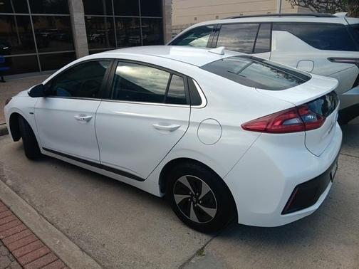 2018 Hyundai IONIQ Hybrid SEL