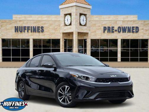 Aurora Black 2024 Kia Forte LXS
