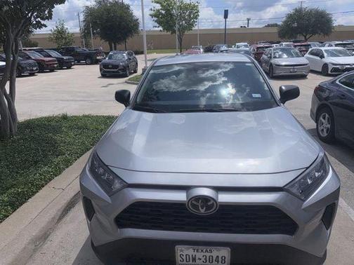 Silver Sky Metallic 2022 Toyota RAV4 LE