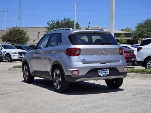 2024 Hyundai VENUE SEL