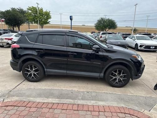 2018 Toyota RAV4 SE