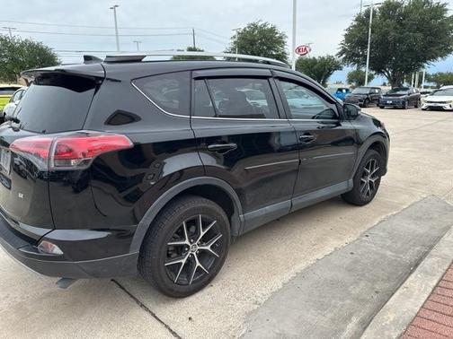 2018 Toyota RAV4 SE