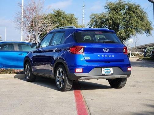 2024 Hyundai VENUE SEL