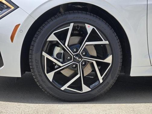 2025 Kia K5 EX