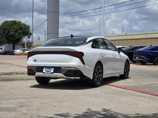 2025 Kia K5 EX