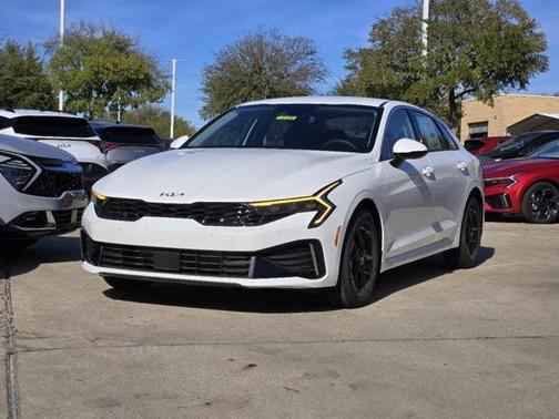 2025 Kia K5 LXS