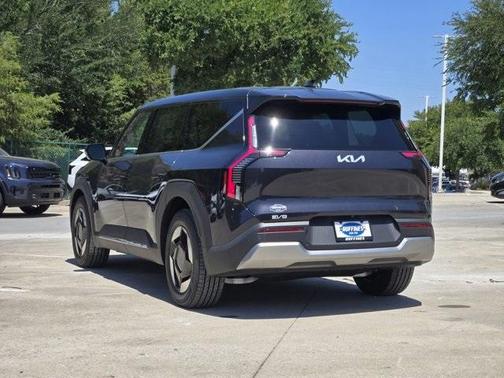 2026 Kia EV9 Light Short Range