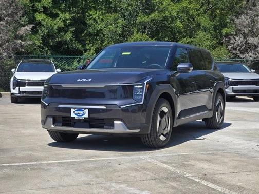 2026 Kia EV9 Light Short Range