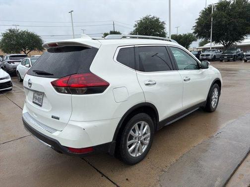Glacier White 2019 Nissan Rogue S