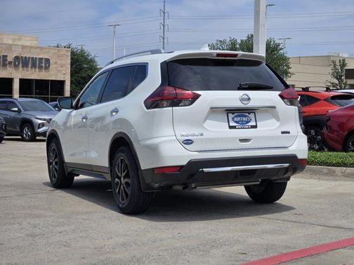 Glacier White 2019 Nissan Rogue S