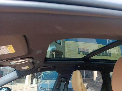 2024 Volvo XC60 B5 Ultimate Dark Theme