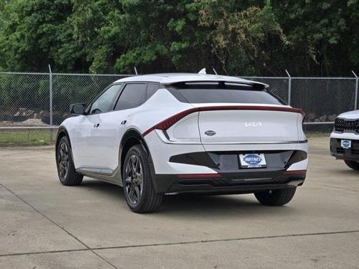 2025 Kia EV6 Wind
