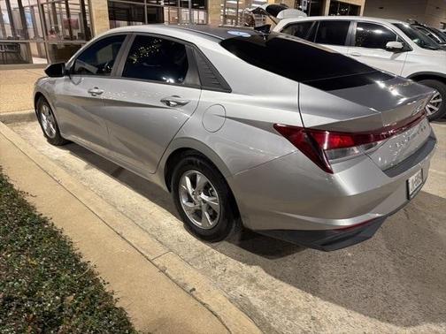 2021 Hyundai ELANTRA SE