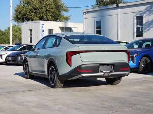 2025 Kia K4 EX