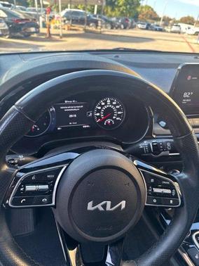 Clear White 2022 Kia Seltos SX