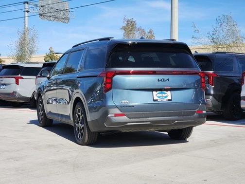 2026 Kia Carnival SX