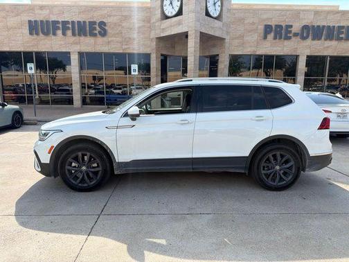 Pure White 2022 Volkswagen Tiguan 2.0T SE