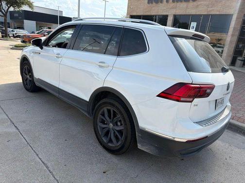 Pure White 2022 Volkswagen Tiguan 2.0T SE