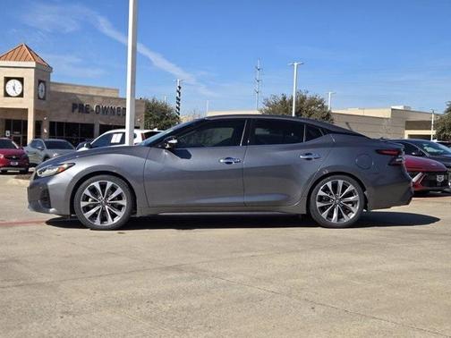 2023 Nissan Maxima Platinum