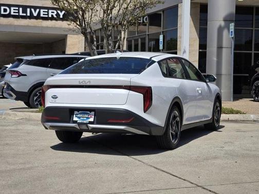 2025 Kia K4 EX