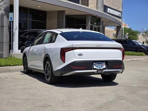 2025 Kia K4 EX