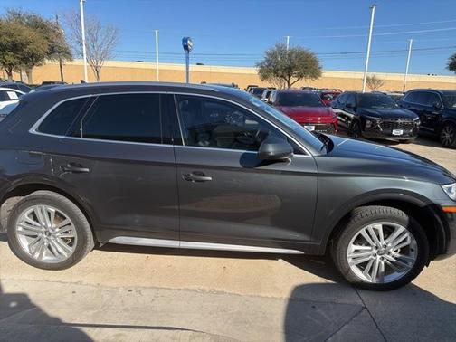 2018 Audi Q5 2.0T Premium Plus