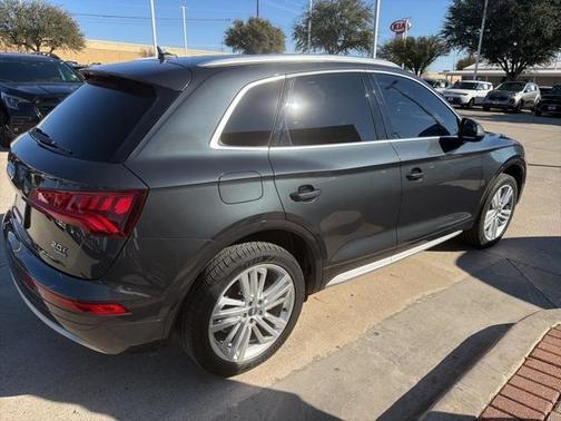 2018 Audi Q5 2.0T Premium Plus