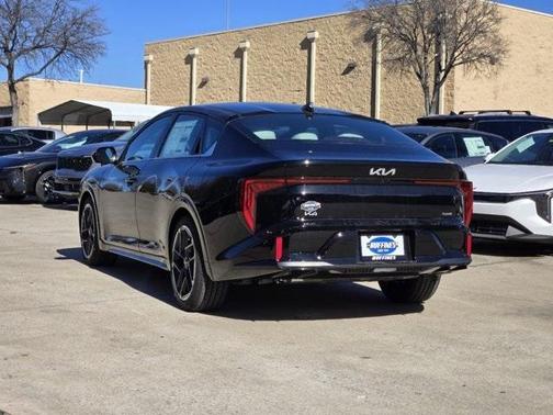 2025 Kia K4 GT-Line