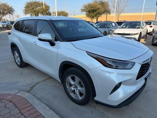 2023 Toyota Highlander LE