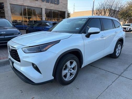 2023 Toyota Highlander LE