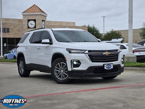 Summit White 2022 Chevrolet Traverse LT Cloth