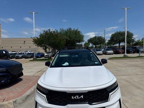 White Pearl 2023 Kia Sorento SX