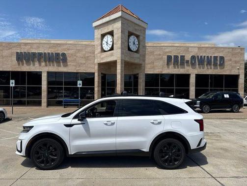 White Pearl 2023 Kia Sorento SX