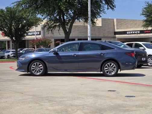 2020 Toyota Avalon XLE