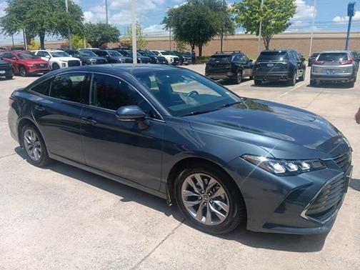 2020 Toyota Avalon XLE