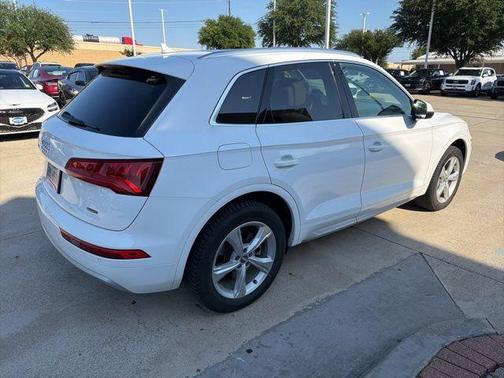 Ibis White 2020 Audi Q5 45 Premium