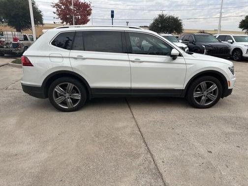 2018 Volkswagen Tiguan 2.0T SEL Premium