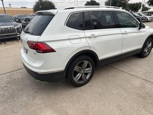2018 Volkswagen Tiguan 2.0T SEL Premium