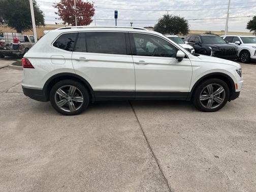 2018 Volkswagen Tiguan 2.0T SEL Premium