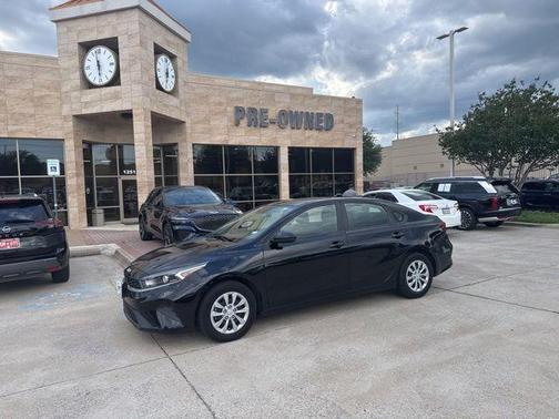 Aurora Black 2022 Kia Forte FE