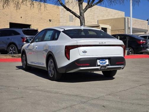 2025 Kia K4 LX