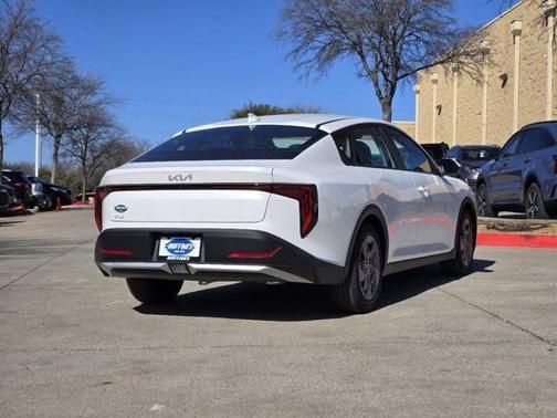 2025 Kia K4 LX